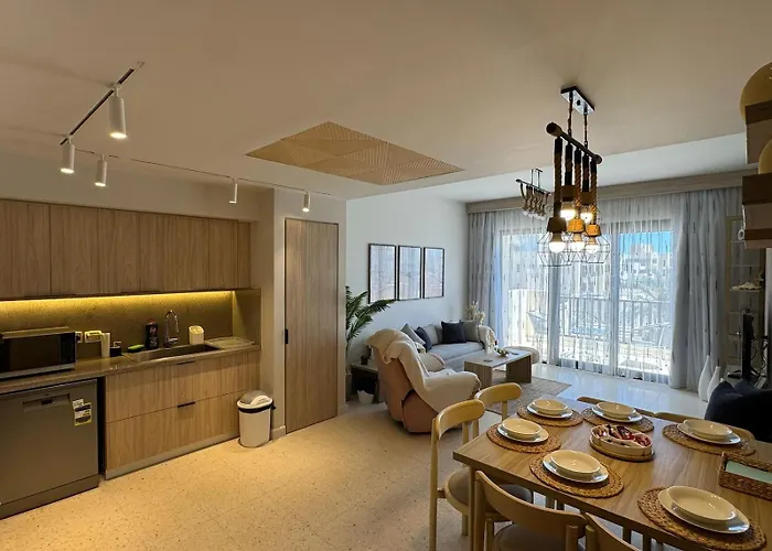 Fanadir Marina 2-bedroom Sleeps 4-6 Persons