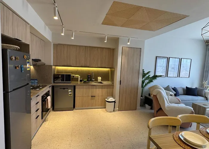 Fanadir Marina 2-bedroom Sleeps 4-6 Persons *
