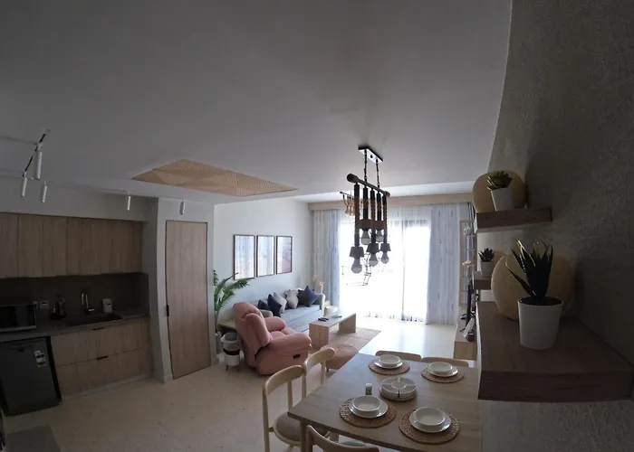 Apartment Fanadir Marina 2-bedroom Sleeps 4-6 Persons
