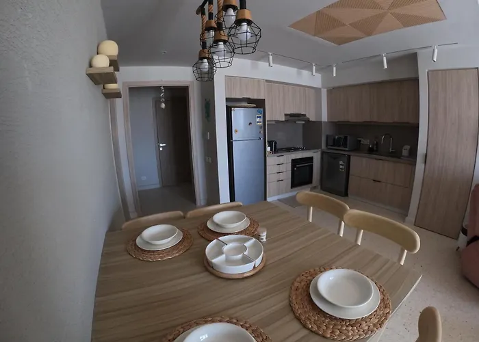 Apartment Fanadir Marina 2-bedroom Sleeps 4-6 Persons
