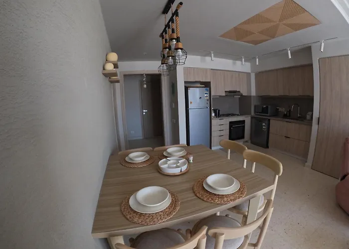 Fanadir Marina 2-bedroom Sleeps 4-6 Persons