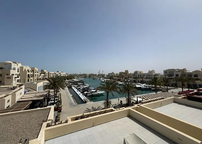 Fanadir Marina 2-bedroom Sleeps 4-6 Persons Apartment *